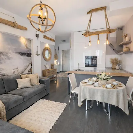 Trojmiejskie - Szafarnia River View Apartment